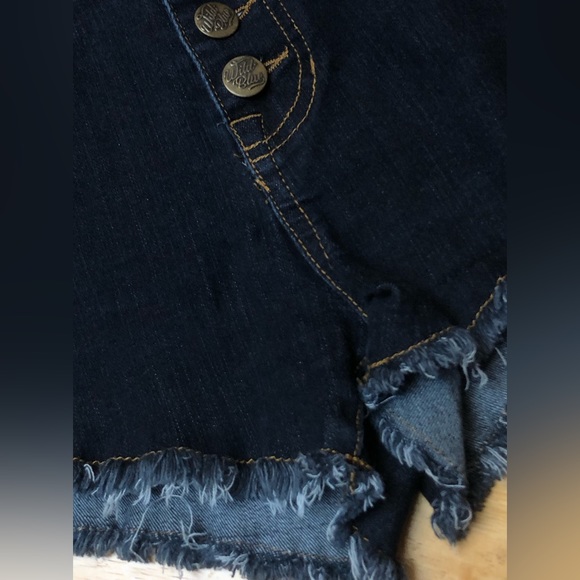 Wild Blue Dark Denim Shorts NWOT🌸🌸 - Picture 2 of 8